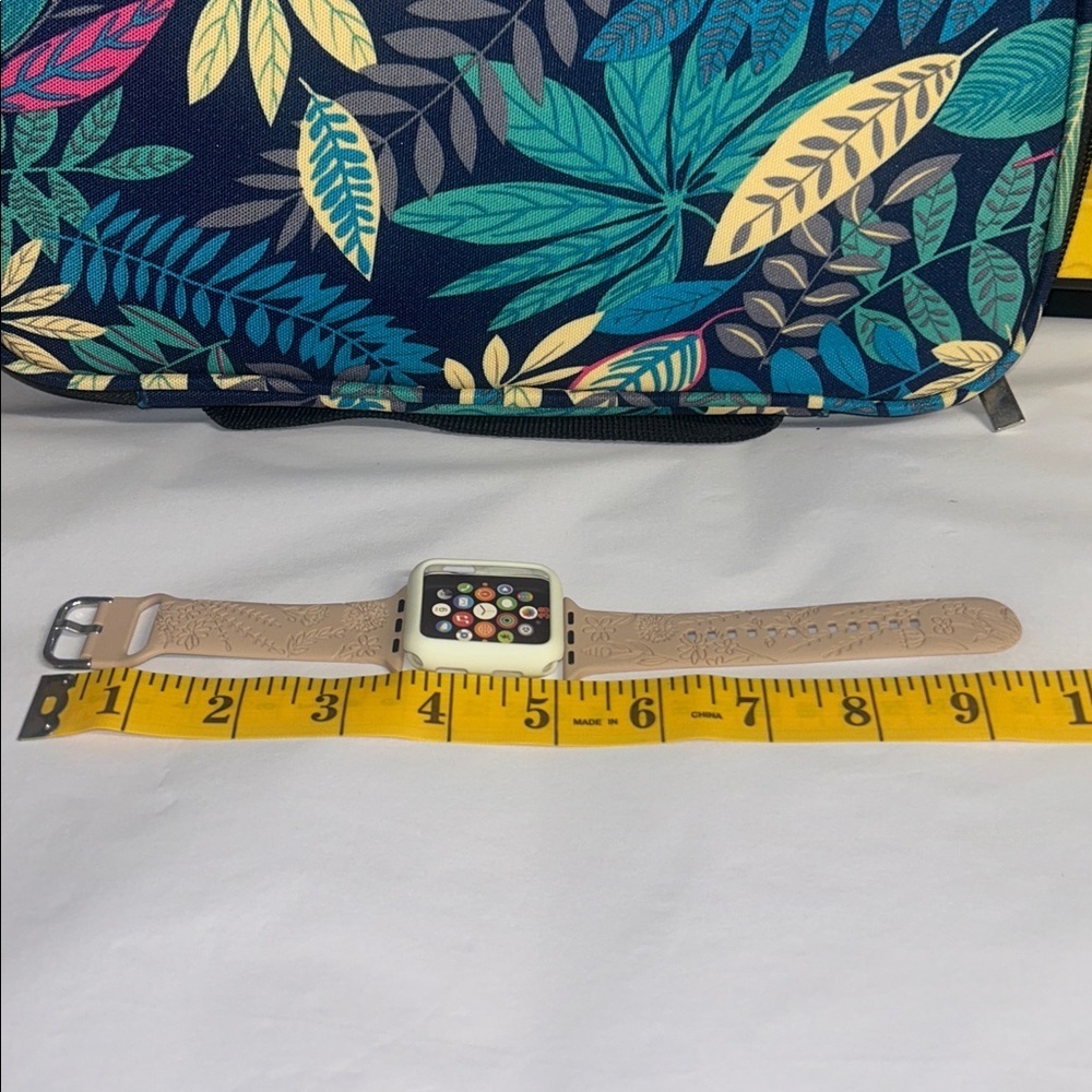 Case with Apple Watch straps and Face guards - Picture 12 of 12